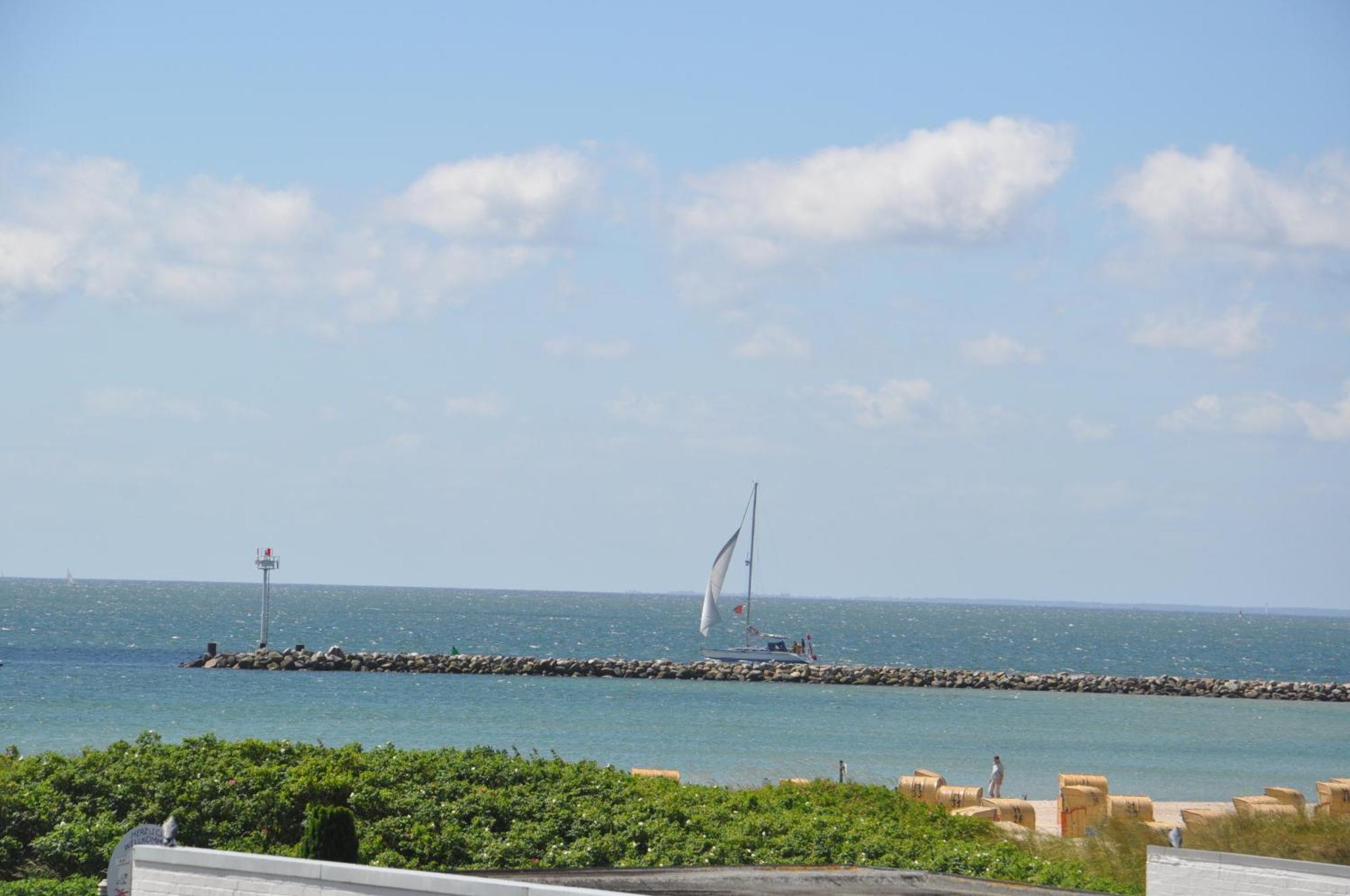 "Mit Ausblick"-Uneingeschraenkter Meerblick Burgtiefe auf Fehmarn Bagian luar foto